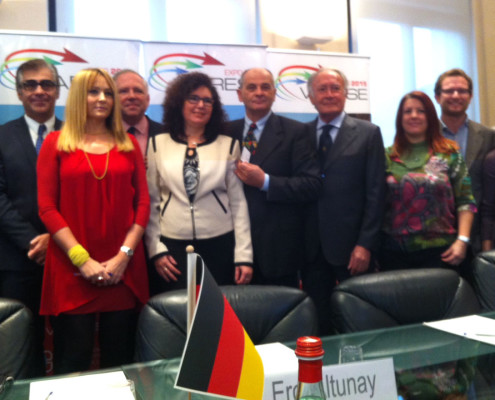 Foto di gruppo della delegazione tedesca con i vertici della Camera di Commercio di Varese